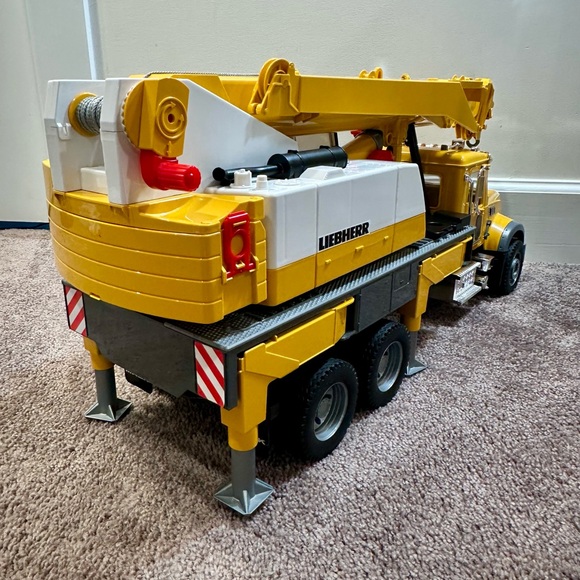 EUC Bruder MACK Granite Liebherr Crane Truck - Picture 9 of 10
